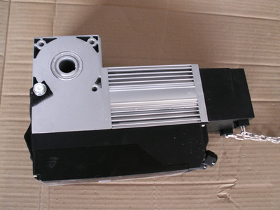 天津快速卷簾門供應(yīng)先鋒工業(yè)電動滑升門電機(jī)_機(jī)械類欄目